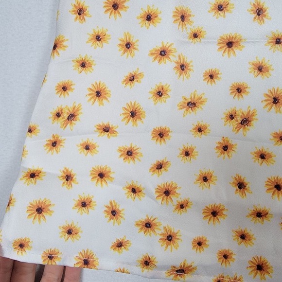 NWT WeWoreWhat Revolve Ditsy Daisies Mini Slip Skirt Sz S Ivory Multi Floral - Picture 9 of 11